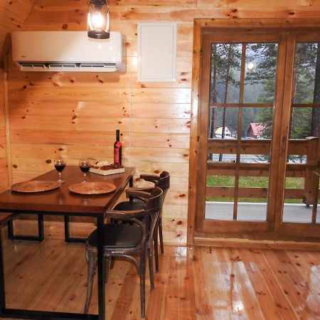 The Pine Forest Cottage ชาเบลียค ภายนอก รูปภาพ